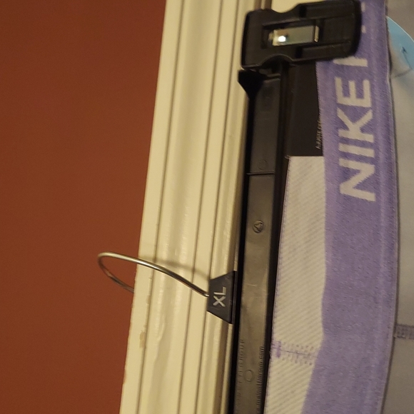 Girl's Nike tight fit leggings - Picture 3 of 8